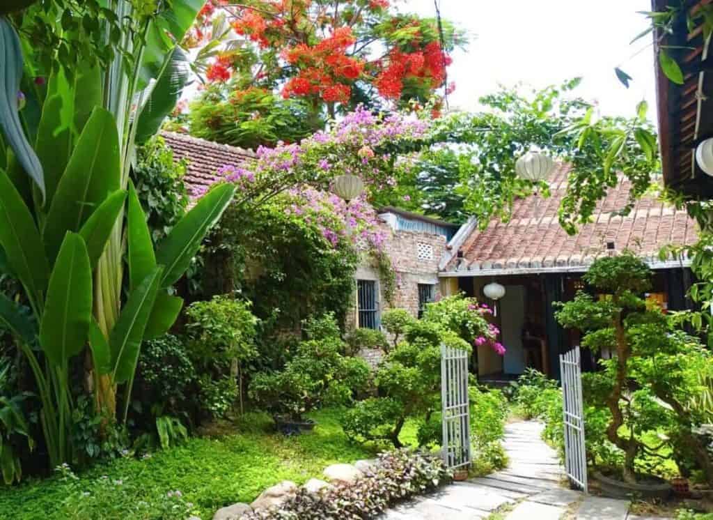 Minh Hein vegetarian restaurant Hoi An