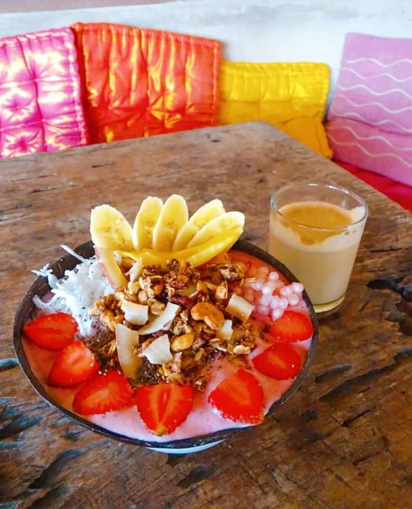 Smoothie bowl at Yellow Flower Cafe