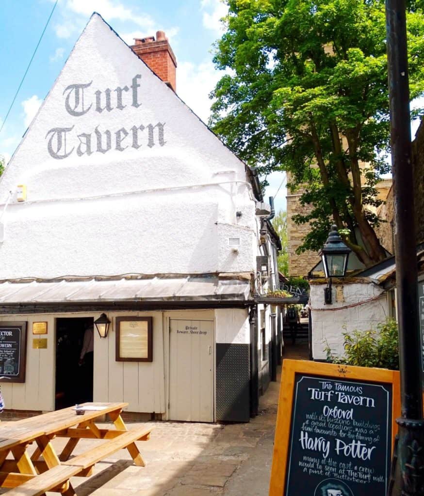 Turf tavern pub garden oxford